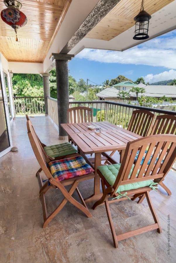 Flora'S Self Catering Apartments Victoria Exterior photo